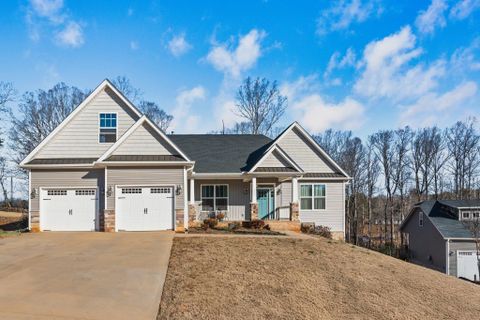 615 Forden Drive active home in Shady Grove Hills, Wellford, SC