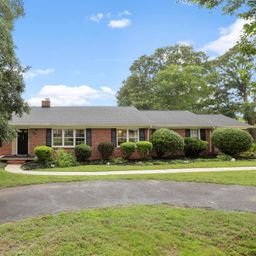 108 Sunline Place