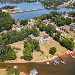 322/326 Crow Road