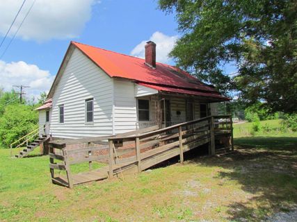 637 Railroad Street