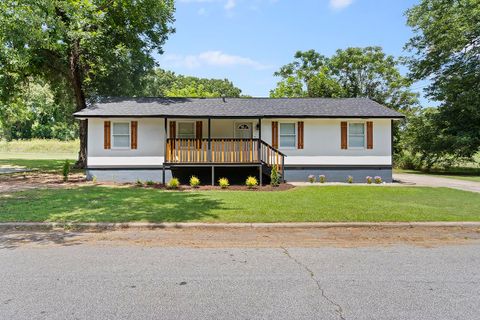 709 Quarry Street