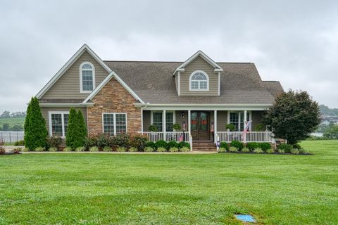 Homes in Farm Lake, Cowpens