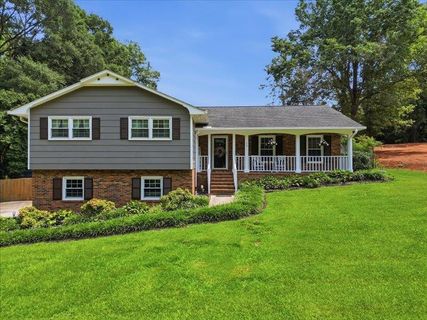 329 Peach Valley Drive active home in Peach Valley, Spartanburg, SC