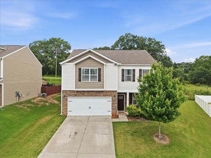 869 Colmore Trail active home in Hampton Hills, Lyman, SC