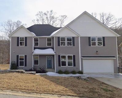711 Rockcliff Street active home in Brook Ridge Hills, Greenville, SC