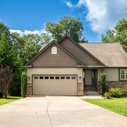 121 Albus Dr.