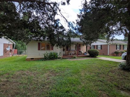 121 Lincoln Drive