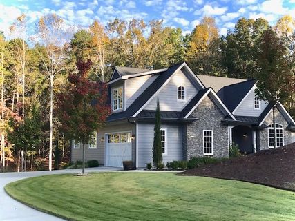 102 Mapleleaf Way