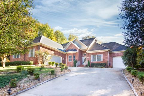 1303 Hunters Trail