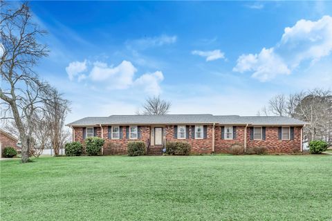 613 Centerville Road