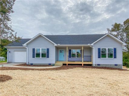 630 N Poplar Street sold home in Edgewood Estate, Walhalla, SC