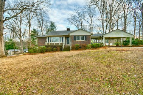 204 Oakfield Avenue sold home in Wyatt Ag, Easley, SC