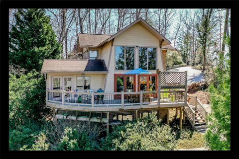 52 Mainsail Drive