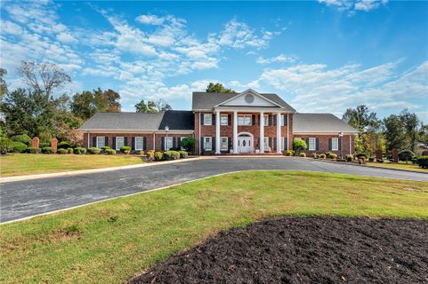 309 Horseshoe Drive sold home in Thriftwood, Seneca, SC