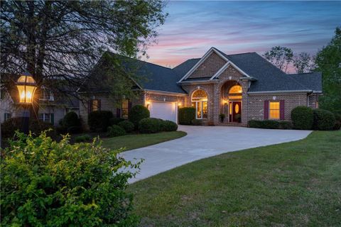 Previously sold for $610,000