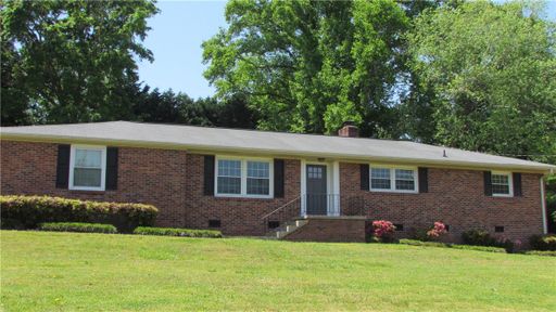 211 Lakewood Drive
