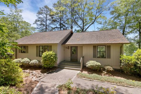 Previously sold for $760,500