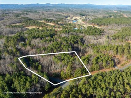 392 Cliffs South Parkway active home in Cliffs At Keowee Falls South, Salem, SC