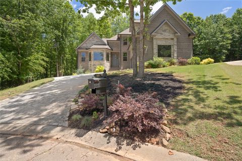 Previously sold for $593,000