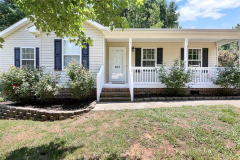 203 Kingsman Lane