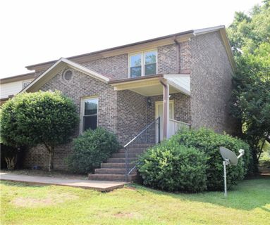 100 Fairway Drive 8