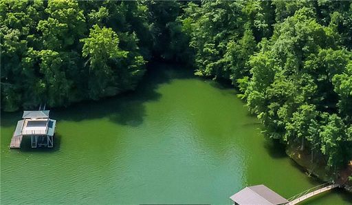 00 Loblolly Pine Drive sold home in Coneross Point, Seneca, SC