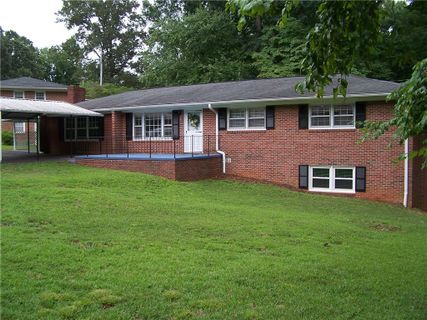 809 Leafy Lane