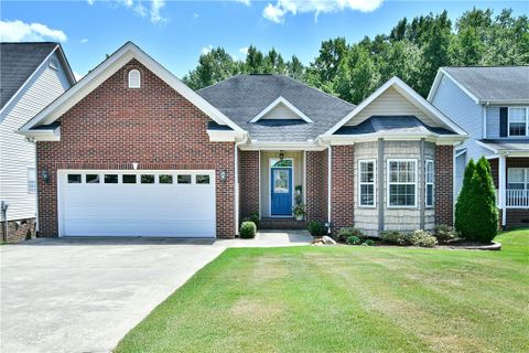107 Meadow Green Drive sold home in Meadow Green, Piedmont, SC
