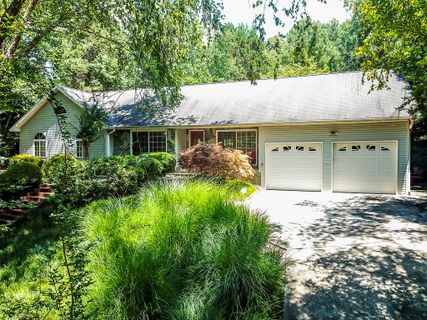 206 Wynmere Way sold home in East Shores, Seneca, SC