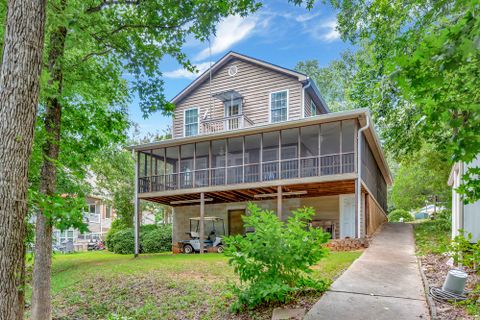 104 Lakehill Drive