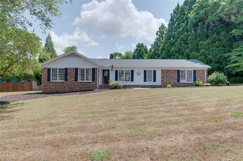 204 Cretewood Drive