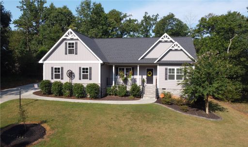 216 Devonhurst Drive sold home in Stone Pond, Seneca, SC
