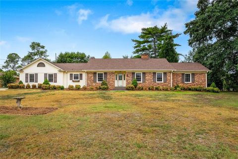 300 Woodfern Circle