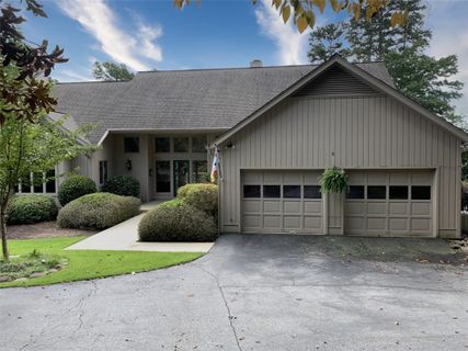 8 Beacon Drive