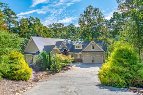 121 Running Bear Lane sold home in Shallowford, Sunset, SC