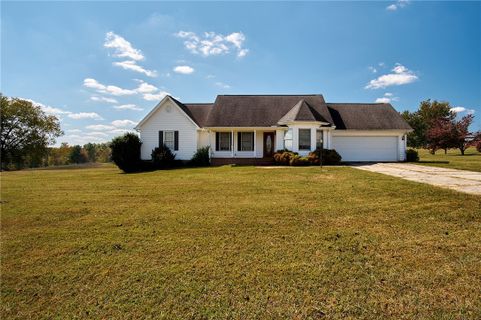 1316 Falcon'S Drive