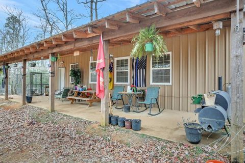190 Lakeside Drive