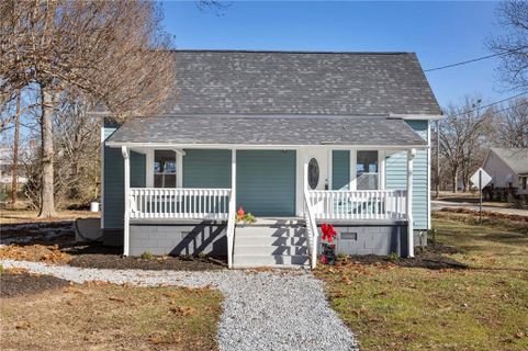 415 Blue Ridge Street