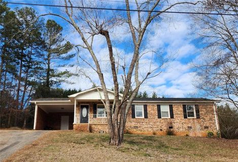 112 Arrowwood Circle