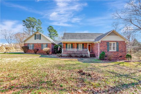 552 Norman Drive