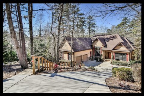 18 Lighthouse Way
