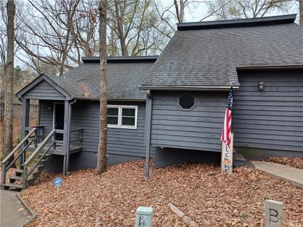 212 Pelican Lane A & B