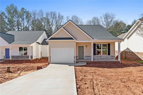 102 Colonial Court sold home in Magnolia Pointe, Pendleton, SC