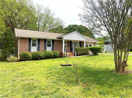 104 Rhodes Circle