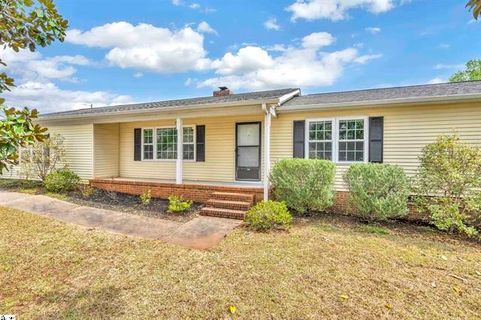1106 Green Fern Drive sold home in White Oak Hills, Greenville, SC