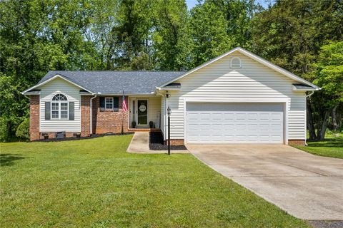 1206 Westgate Road sold home in Westgate, Anderson, SC