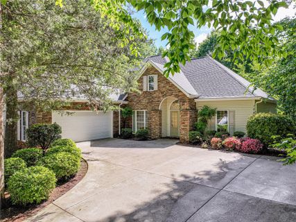 Previously sold for $390,000