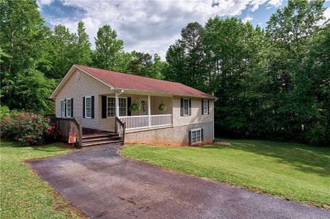 409 Pawnee Drive sold home in Skelton Woods, Walhalla, SC