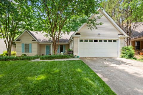 115 Grand Oak Circle