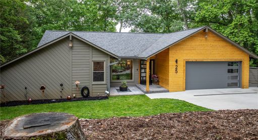 25 Mainsail Drive